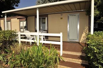 Resort Springs 3*